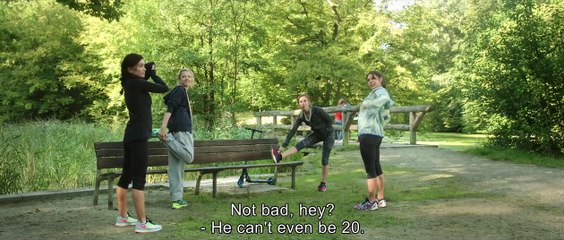 Don't Tell Her (Faut Pas Lui Dire) – Tráiler Subtitulado en Inglés