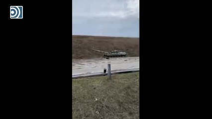 Carro de combate T-64 ucraniano abandonado en la región de Jerson