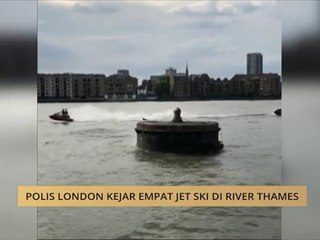 Polis London kejar empat jet ski di River Thames