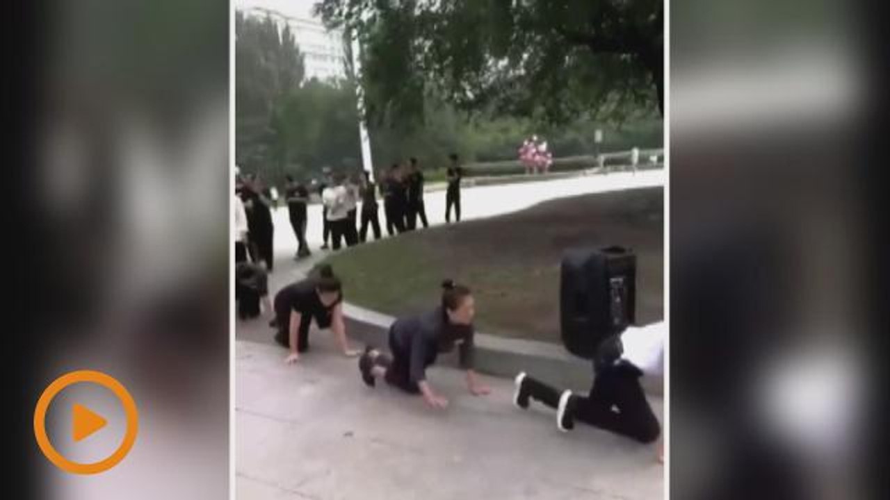Latihan pelik pekerja restoran tular