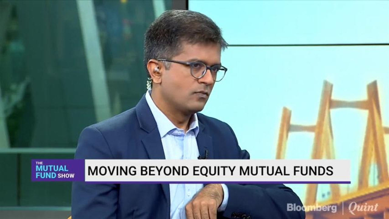 Mutual Fund Experts Suggest Options For Investors Who Have Limited Appetite For Equity Mutual Funds