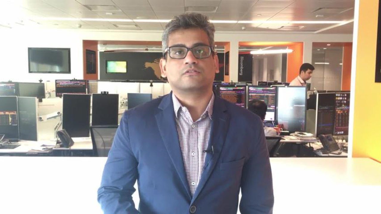 Rupee, Bonds Under Pressure; Fed Commentary Awaited