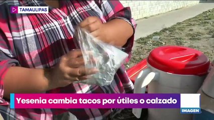 Mamá intercambia tacos por útiles escolares para su hija