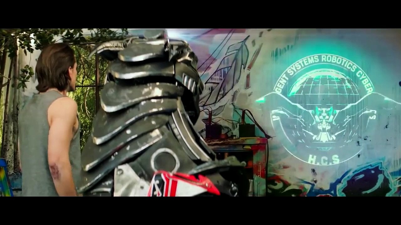 'A-X-L'- Tráiler oficial