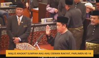 Ahmad Maslan segak berbaju Melayu Teluk Belanga di Parlimen