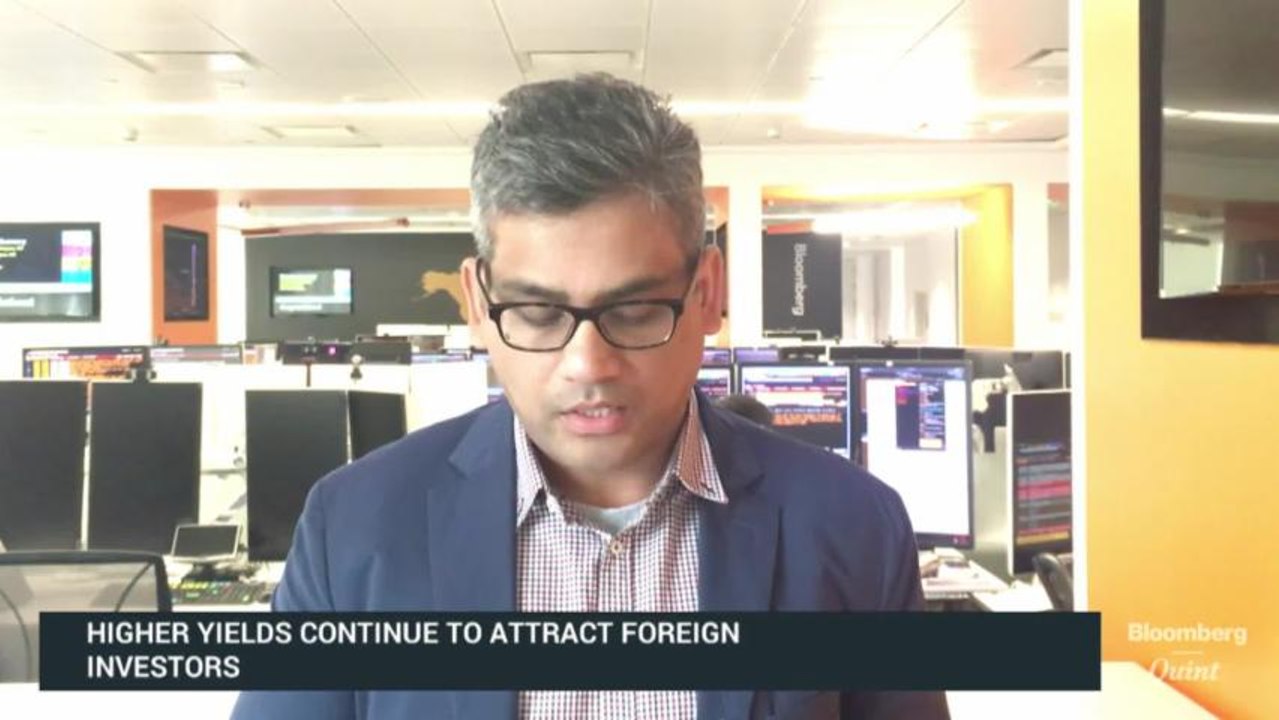 Bonds To Remain Under Pressure; Rupee Seen Weak