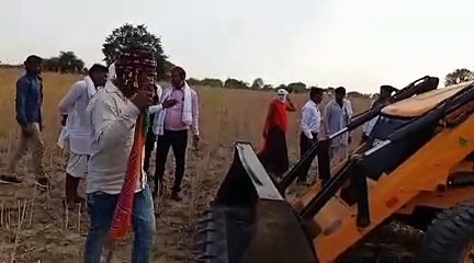 न्यायालय के आदेश से अतिक्रमण हटाया