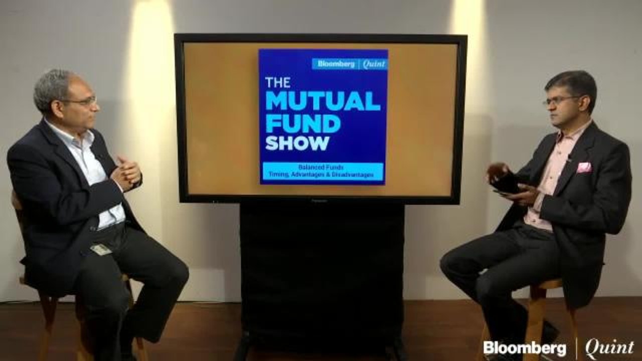 Balanced Funds: Timing, Advantages & Disadvantages