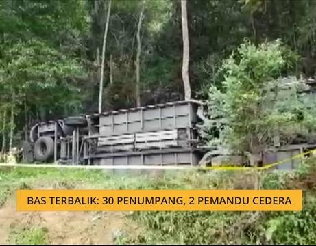 Bas terbalik: 30 penumpang, 2 pemandu cedera