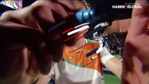 Rus tenisçi kendisini çeken kameraya “savaşa hayır” yazdı