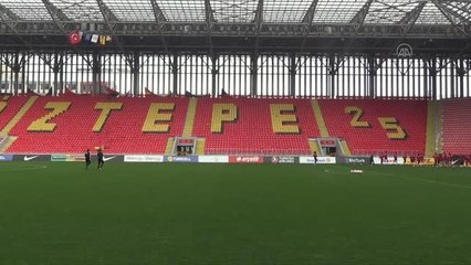Kadın futbolu Süper Lig ekiplerinin desteğiyle gelişiyor