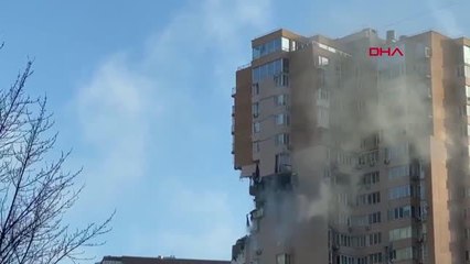 Çatışmaların 3'üncü gününde Kiev'de bir apartman isabet aldı