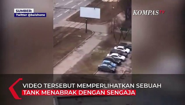 Viral Tank Rusia Gilas Mobil Warga Ukraina
