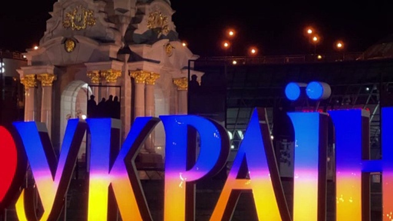 Kiew im Kriegszustand: Selenskyj warnt, Polizei nervös