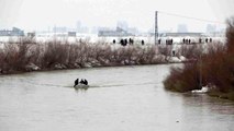 Muş'ta Karasu Nehri'ne düşen Yağmur'u arama çalışmaları sürüyor