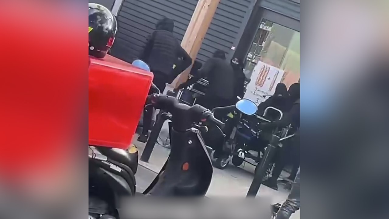 La série «Lupin» braquée en plein tournage dans le quartier Pablo-Picasso de Nanterre