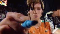 Rus tenisçiden ülkesine tepki! Kendisini çeken kameraya yazdığı mesajla gönülleri fethetti