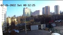 لحظة سقوط صاروخ على مبنى سكني في كييف بأوكرانيا