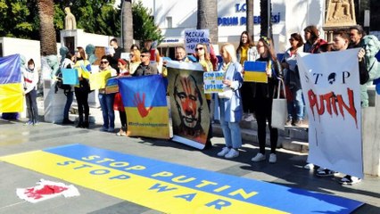 Dev Atatürk fotoğrafı önünde Savaşı Durdurun çağrısı