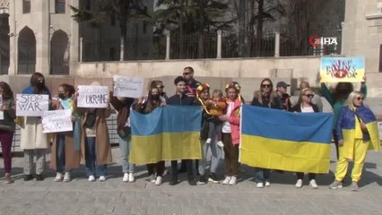 İstanbul'da yaşayan Ukraynalılar Rusya'nın gerçekleştirdiği saldırıyı protesto etti