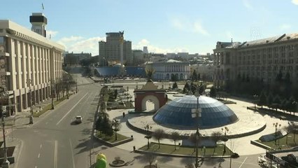 Ukraynalı Babich, saldırı tehdidine rağmen Kiev meydanında nöbet tutuyor