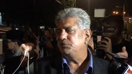 Polis rampas beg tangan, pakaian, dari kediaman Najib