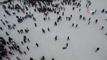 Bingöl'de binlerce vatandaş Hesarek Kayak Festivali'ne akın etti