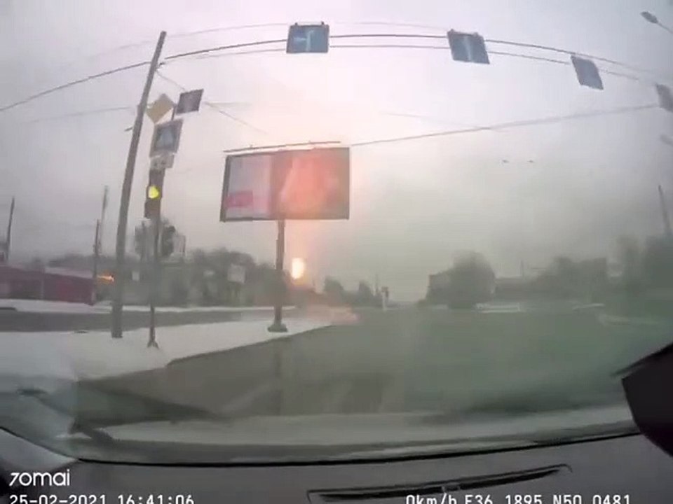 Ce conducteur ukrainien est au pire endroit au pire moment - Kharkov