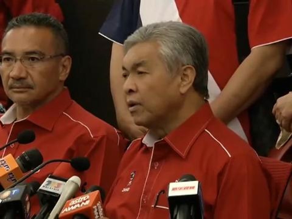 Rakaman sidang media oleh Pemangku Presiden UMNO Datuk Seri Dr Ahmad Zahid Hamidi