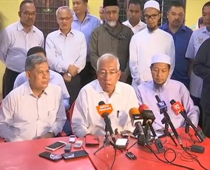 Kebakaran tahfiz: Sidang media Menteri Pendidikan di Pusat Tahfiz Darul Quran Ittifaqiyah