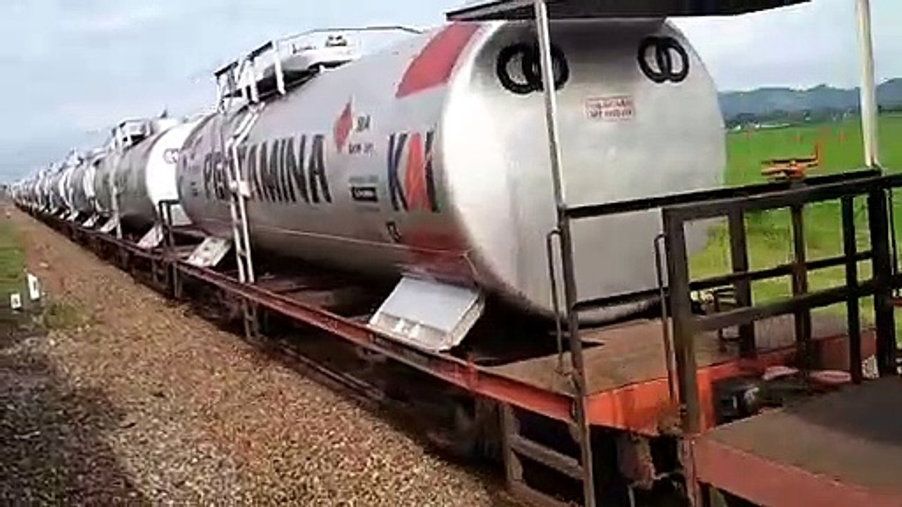 KERETA API PERTAMINA