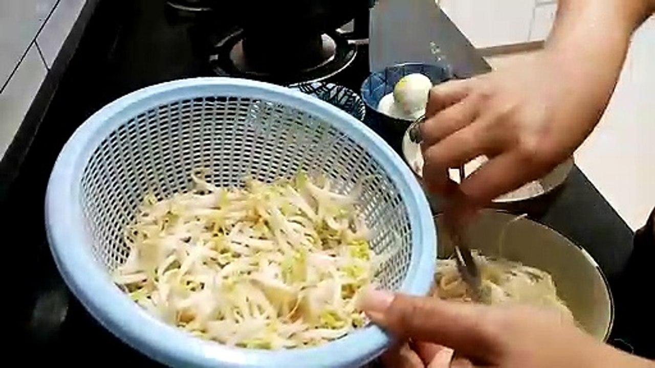 Nyiapin soto ayam
