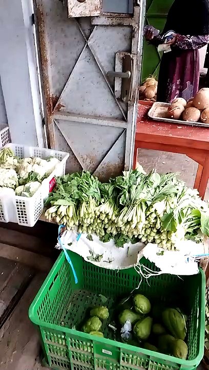 Ngawani ibu belanja