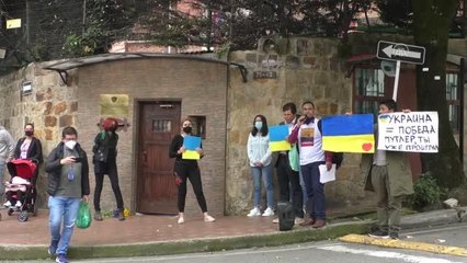 Rusya'nın Ukrayna'ya saldırıları Kolombiya'da protesto edildi