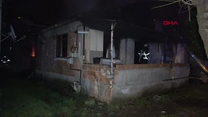 Düzce'de tek katlı ev yandı