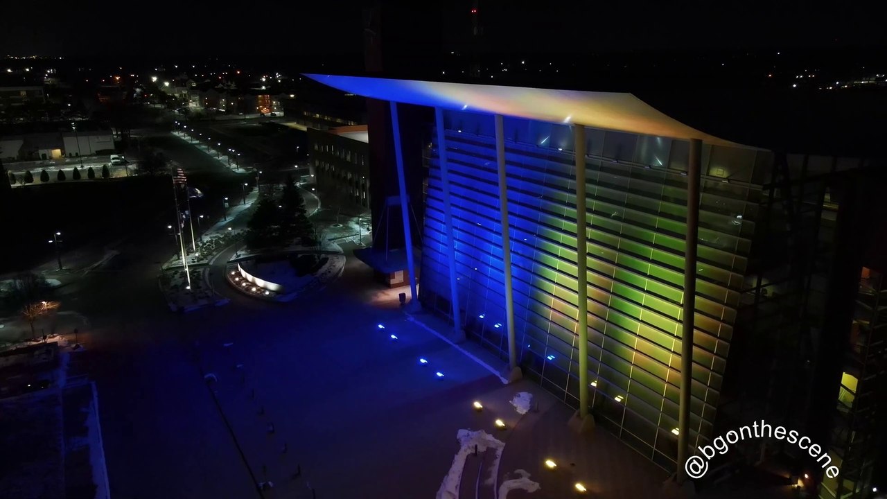 Ukrainian Flag Colors Light Up City Hall in Warren, Michigan