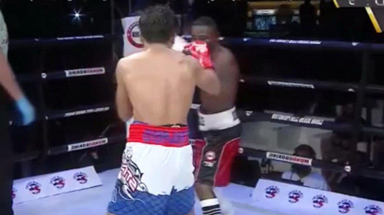 Vincent Astrolabio (Filipinas) derrota a Guillermo Rigondeaux (Cuba
