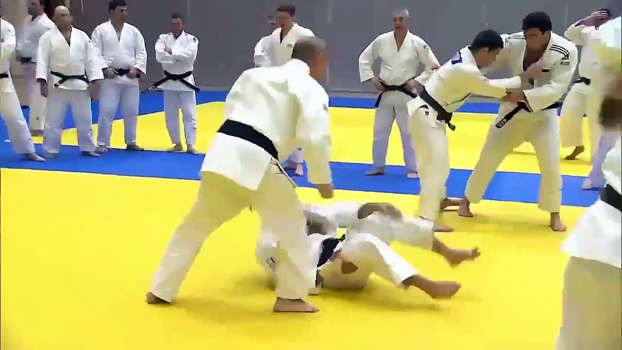 Uluslararası Judo Federasyonu, Rusya Devlet Başkanı Vladimir Putin'in onursal başkanlığını askıya aldı