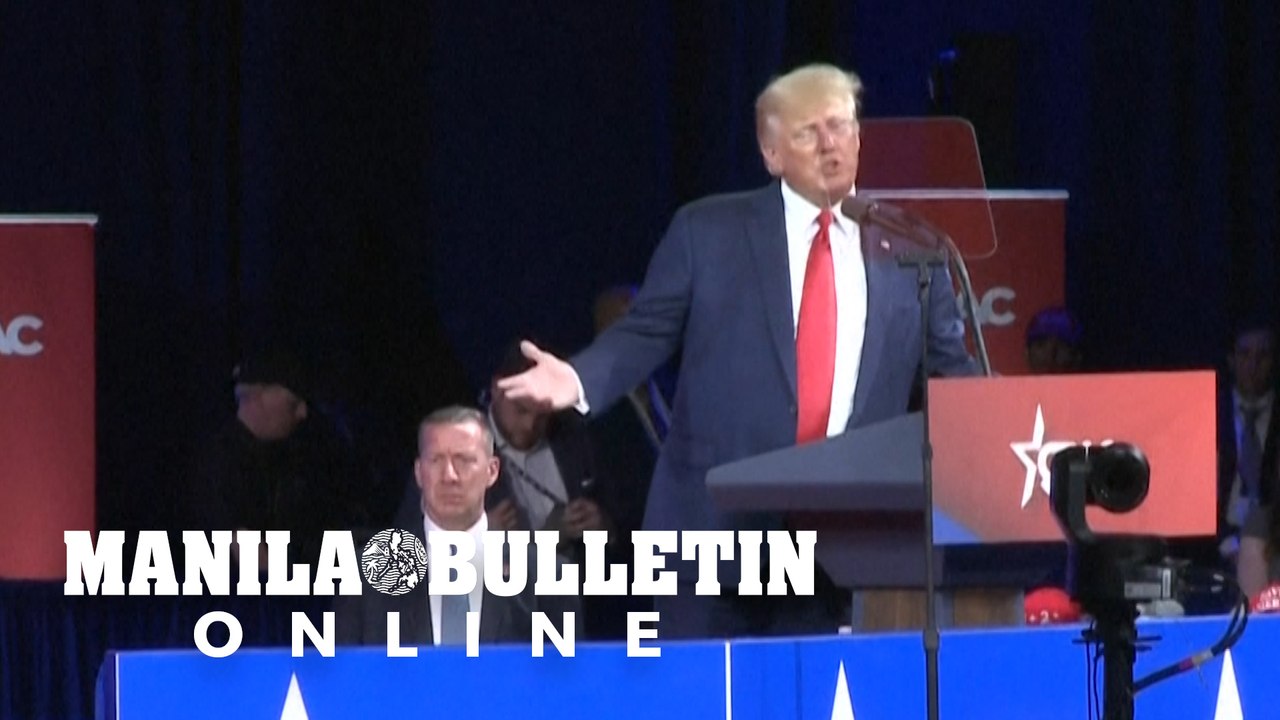 Trump praises 'smart' Putin, criticizes 'dumb'...