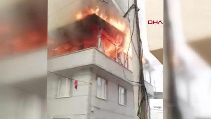 BURSA'DA 3 KATLI BİNANIN TERAS KATI ALEV ALEV YANDI
