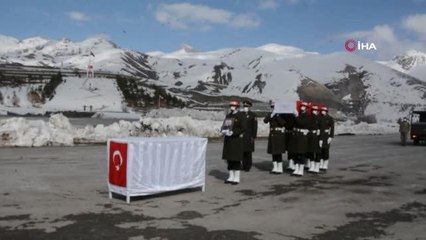 Şehit askerin cenazesi memleketine uğurlandı