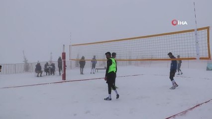 Kar voleybolu heyecanı sona erdi