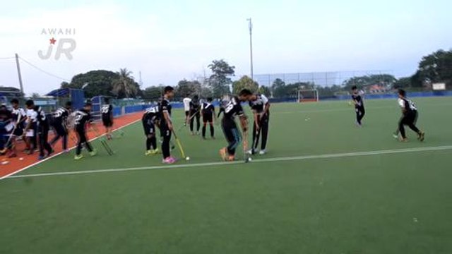 #AWANIJr: Majlis Penyerahan Jersi kepada pelajar Projek Hoki SMK Padang Midin