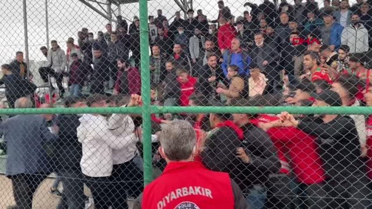 DİYARBAKIR'DA AMATÖR LİG MAÇINDA KAVGA 4 YARALI
