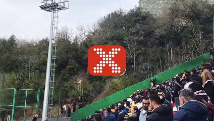 Fenerbahçe tribünlerine yabancı madde atıldı