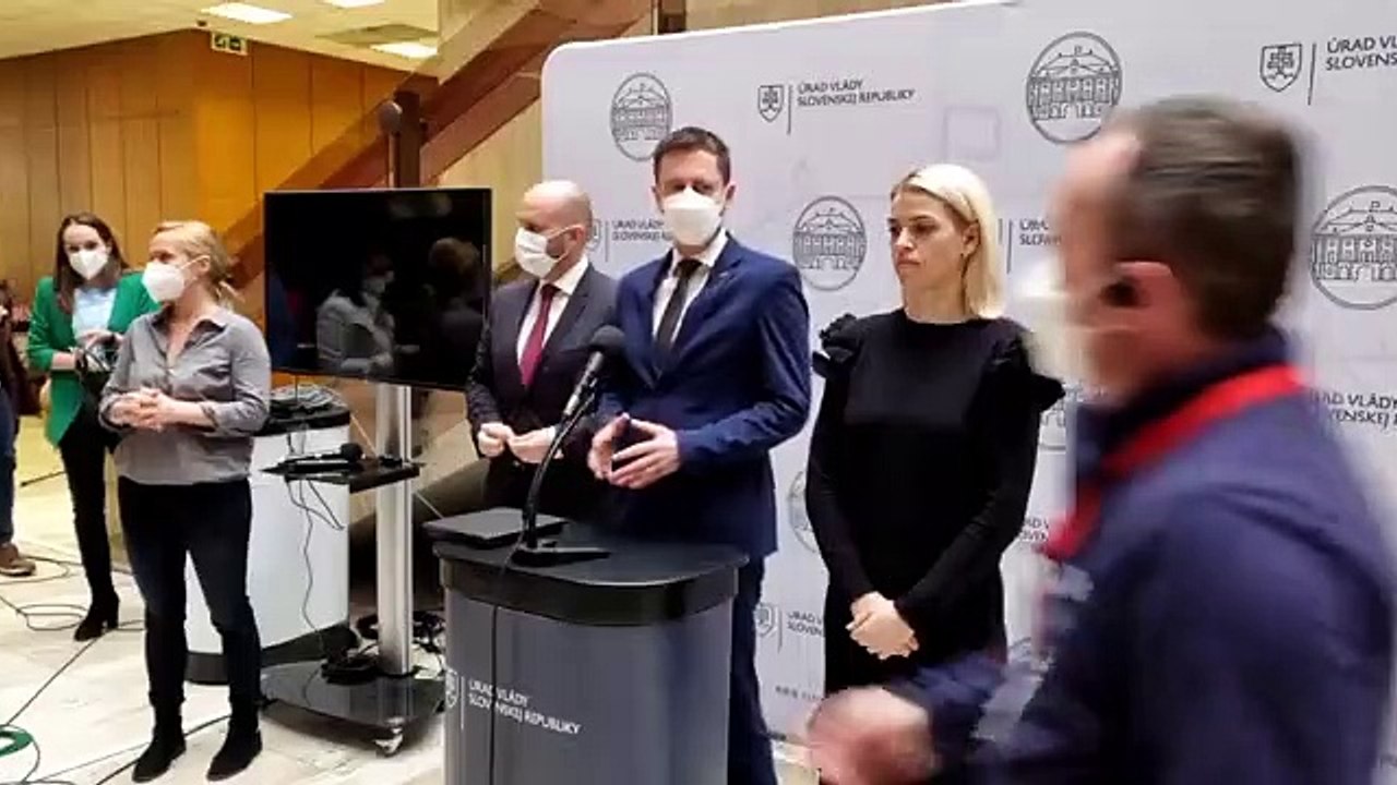 ZÁZNAM: SR poskytne Ukrajine ďalší vojenský materiál v hodnote 4,41 milióna eur
