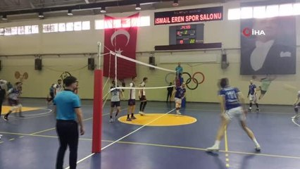 TÜRŞAD evinde TED Ankara Koleji'ne 3-1 mağlup oldu