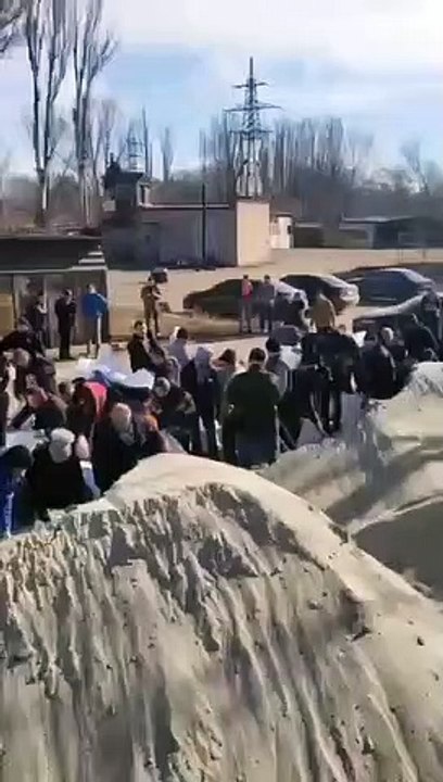 In Krivoy Rog, people unite to repel the enemy. Glory to Ukraine! look Putintsy geeks with whom you are fighting creatures #stopputin #stopwar