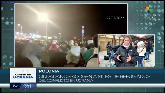 Miles de ucranianos continúan llegando a la frontera en Polonia
