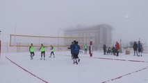 Üniversiteler Arası Kar Voleybolu Turnuvası tamamlandı